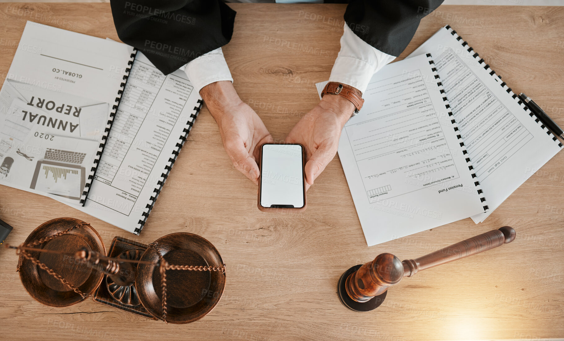 الاعلانات القضائية في الامارات