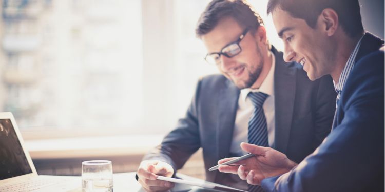 Do I need a lawyer to set up a company IN DUBAI?