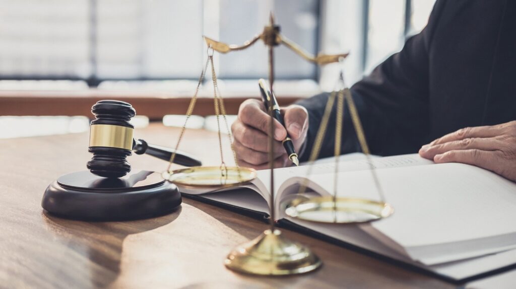 uae company law